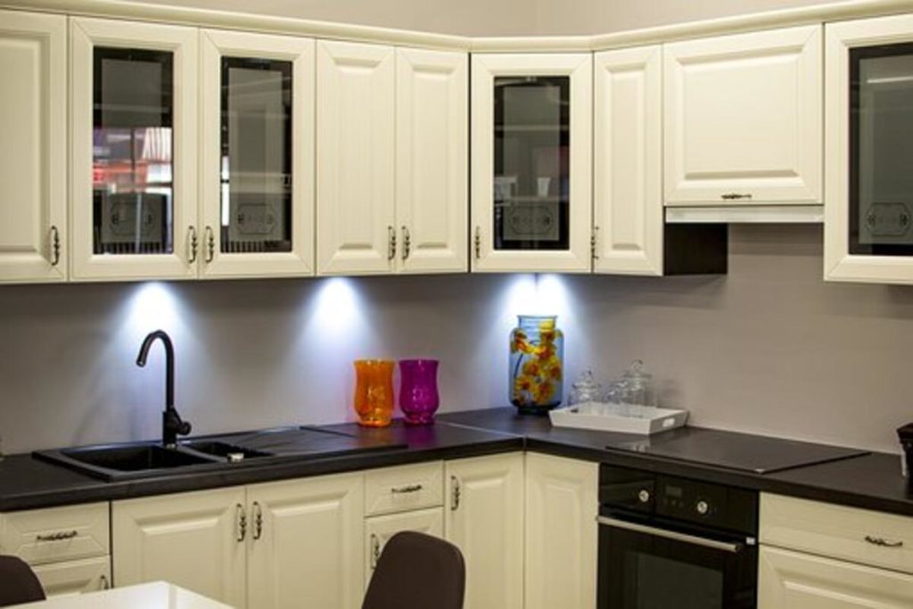 Custom Kitchen Cabinets