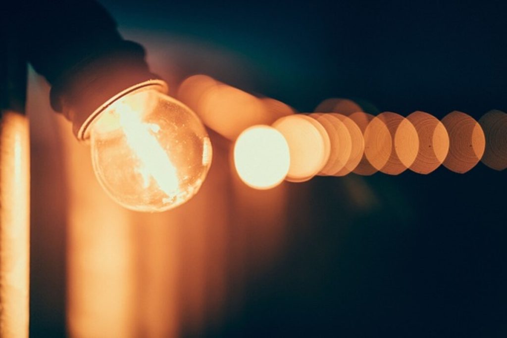 How to Install Light Bulbs